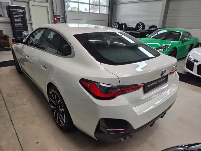 BMW I view 13