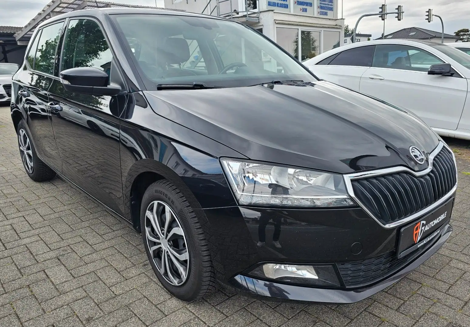 Skoda Fabia Ambition Schwarz - 1
