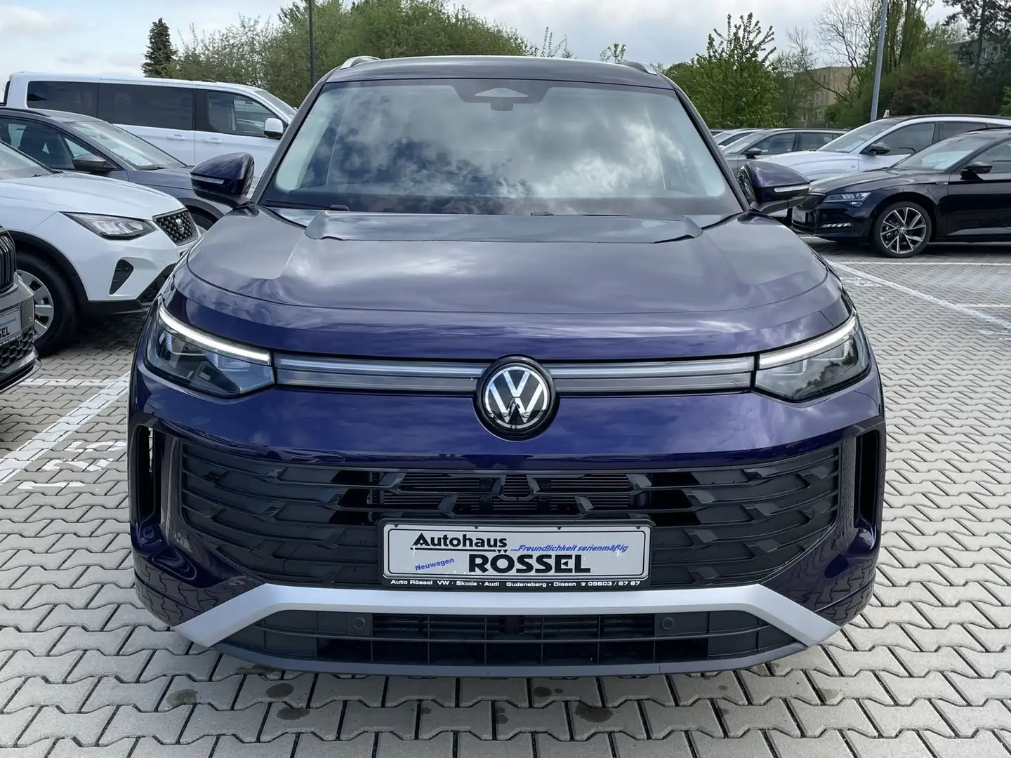 Volkswagen Tayron 1.5 eTSI DSG Edition4ALL 19"Alu LED Paars - 2