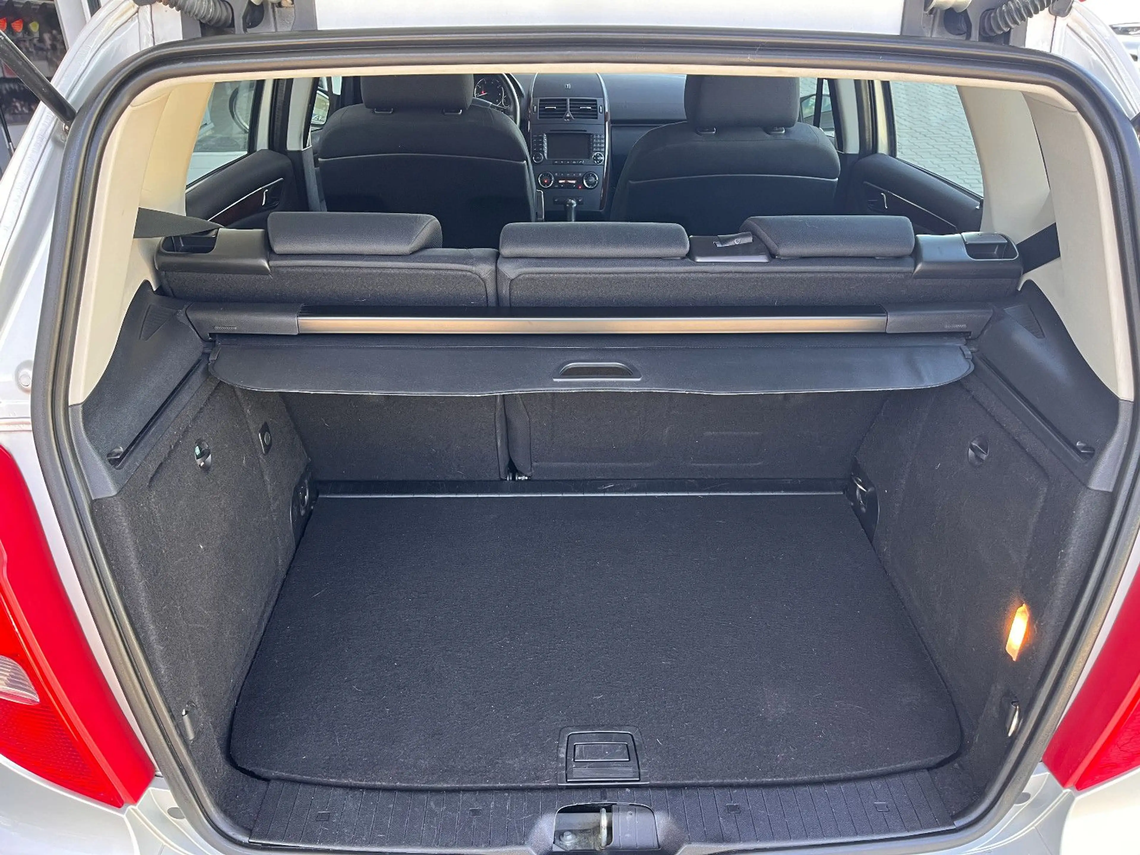 Mercedes-Benz A 200 5-türig Automatik — photo 10