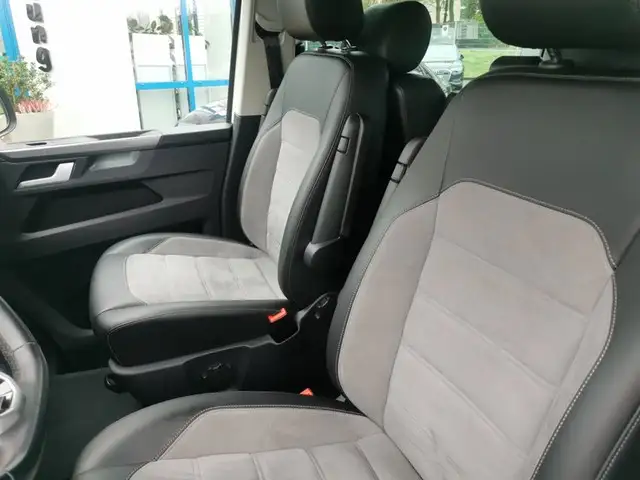 Volkswagen Multivan view 10