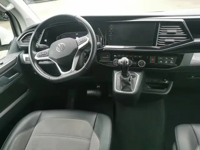 Volkswagen Multivan view 8