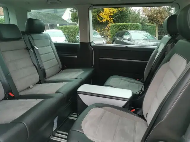 Volkswagen Multivan view 12
