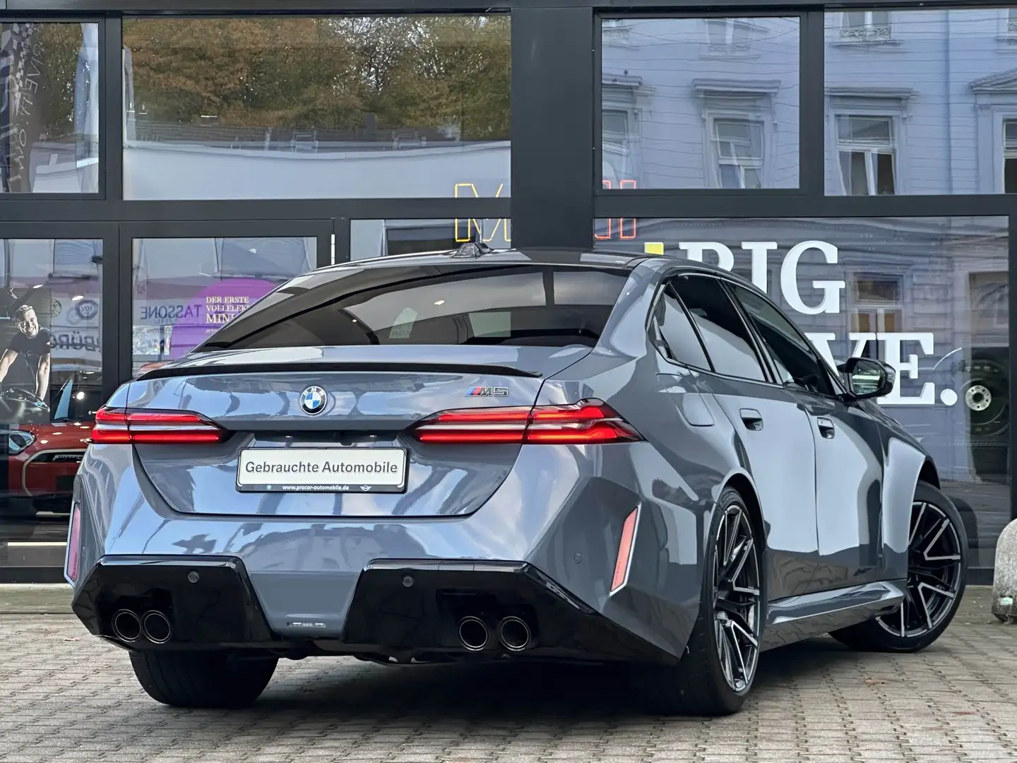 BMW M5 Limousine DA Prof PA Prof B&W HuD AHK 21"LM Grau - 2