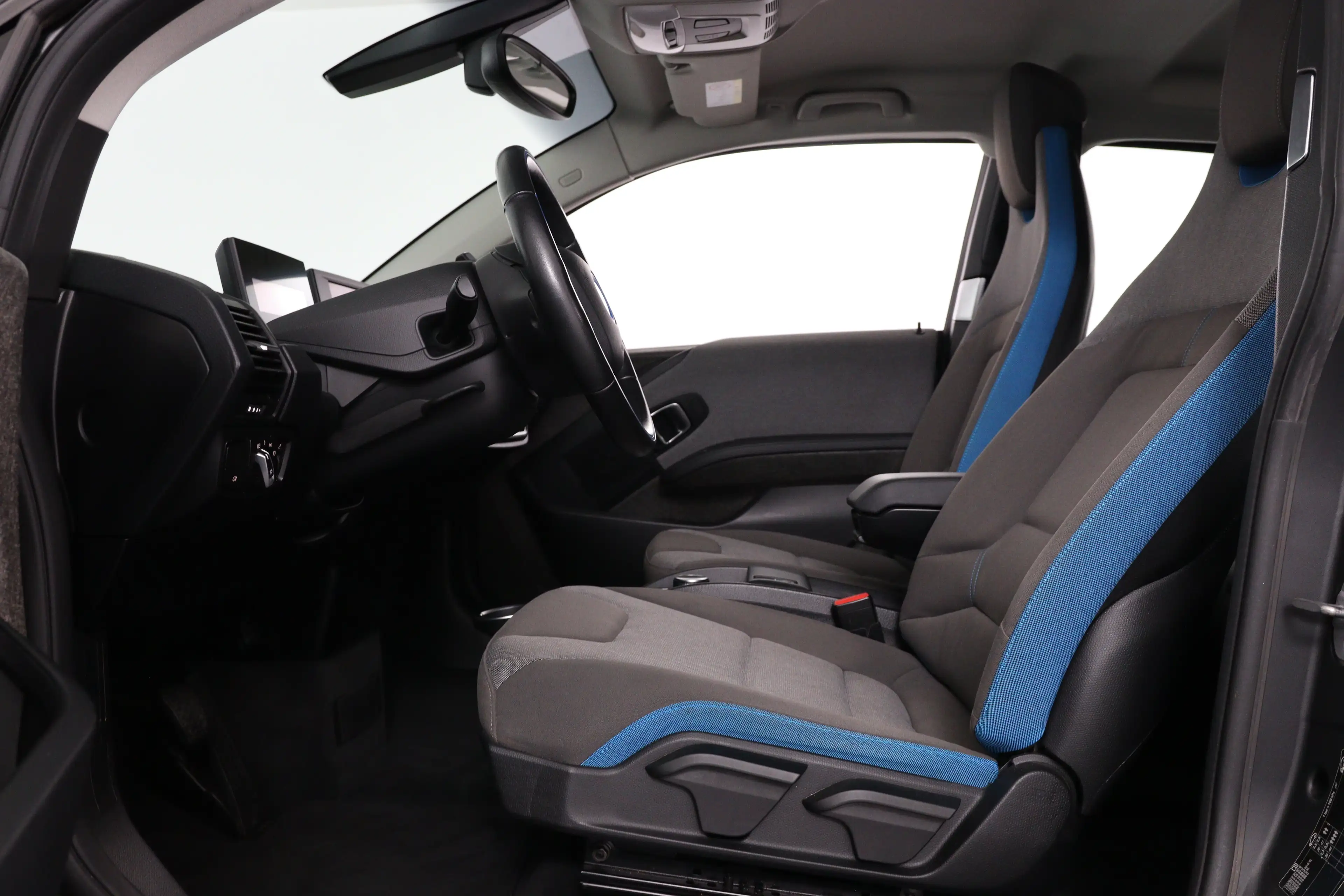 BMW i3 Basis 120Ah 42 kWh | Navigatie | Camera | LED | Cr — photo 29