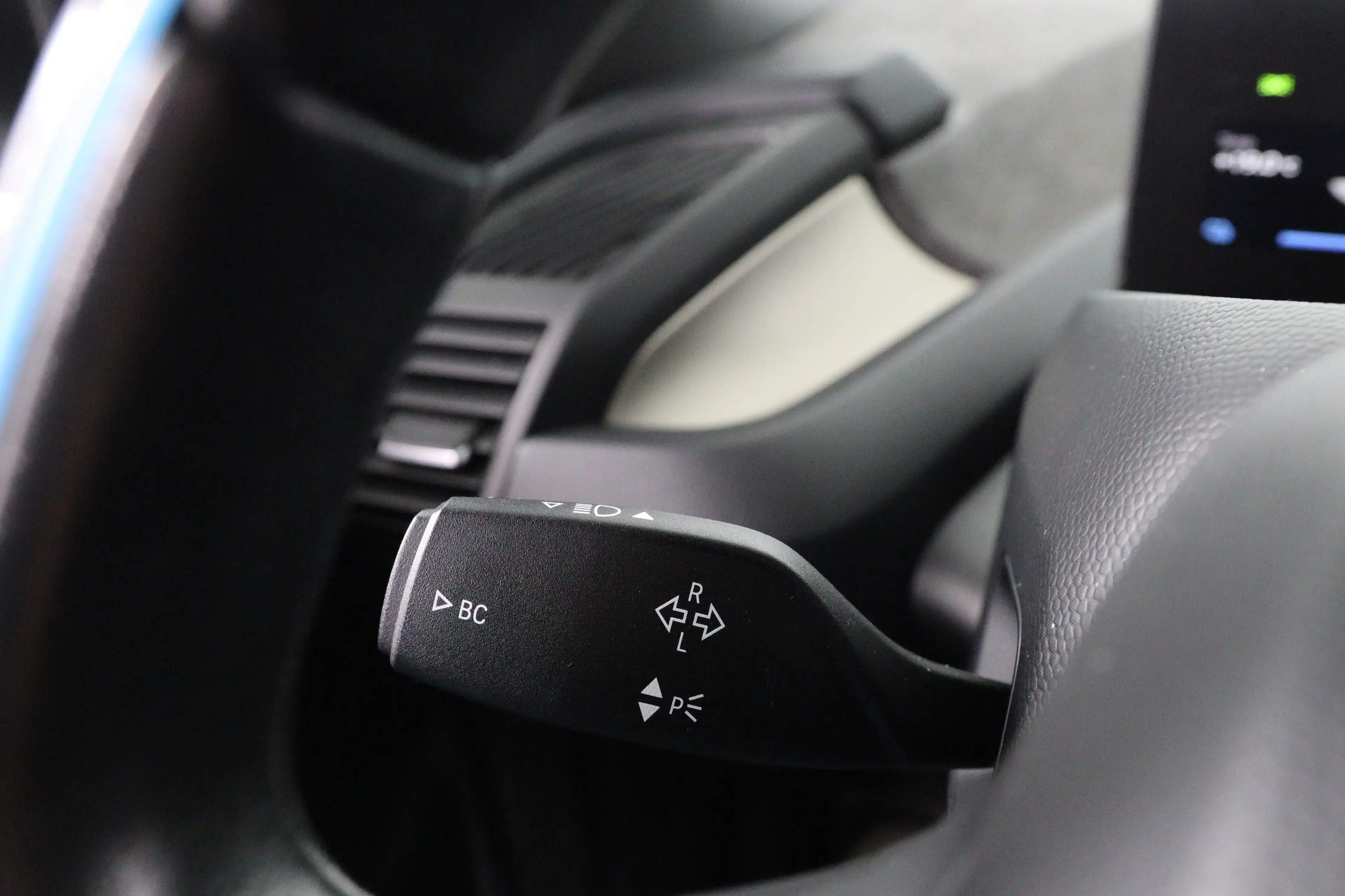 BMW i3 Basis 120Ah 42 kWh | Navigatie | Camera | LED | Cr — photo 31