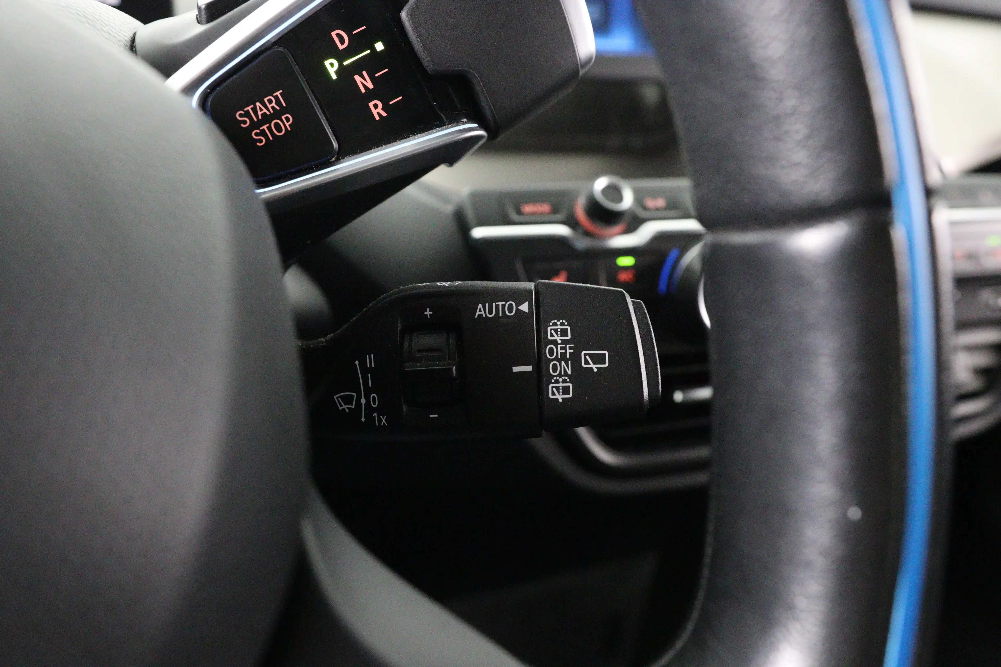 BMW i3 Basis 120Ah 42 kWh | Navigatie | Camera | LED | Cr — photo 33