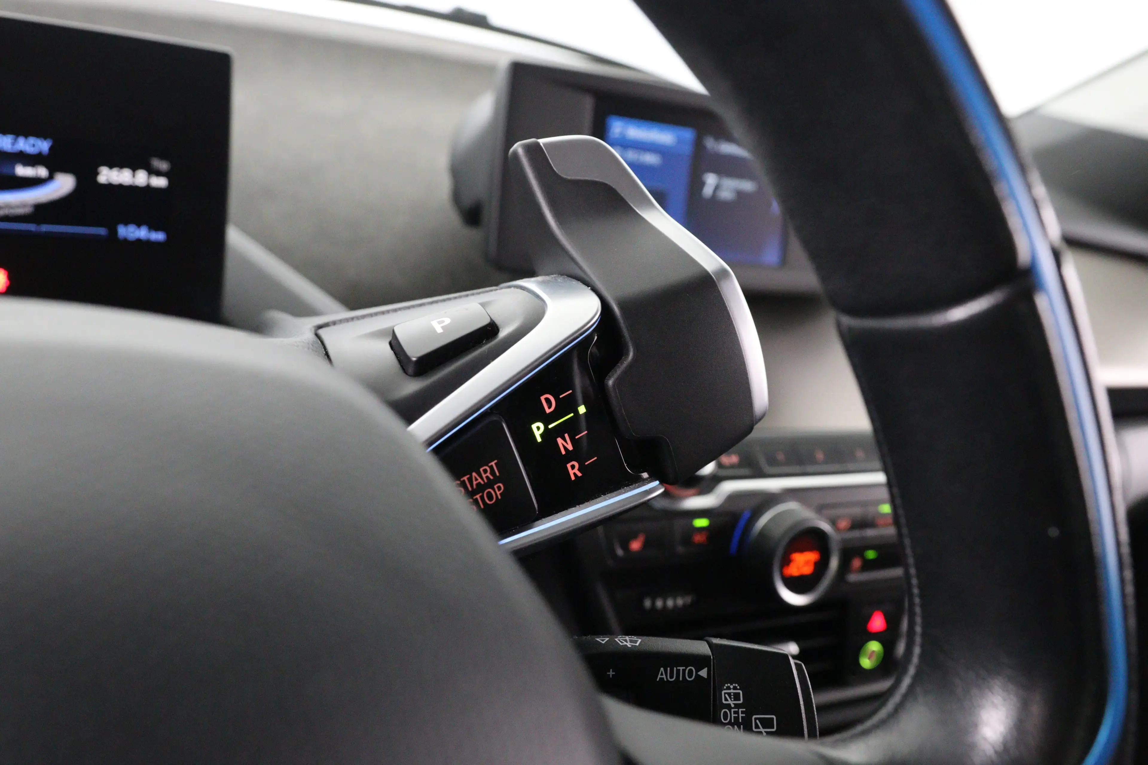 BMW i3 Basis 120Ah 42 kWh | Navigatie | Camera | LED | Cr — photo 32