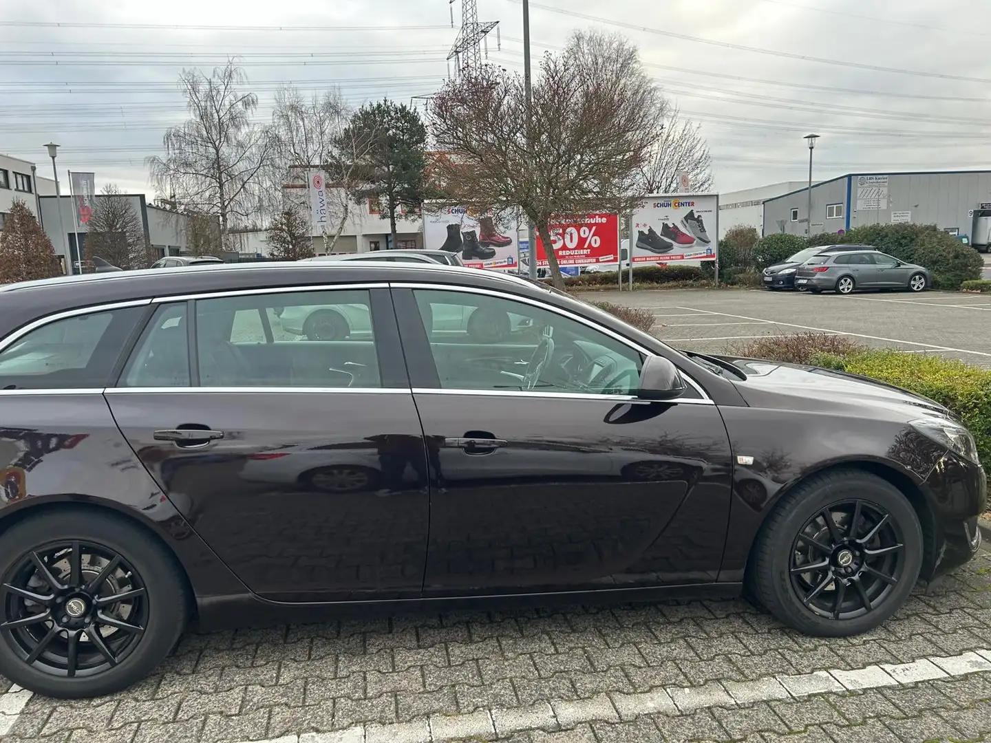 Opel Insignia Sports Tourer SW - 2