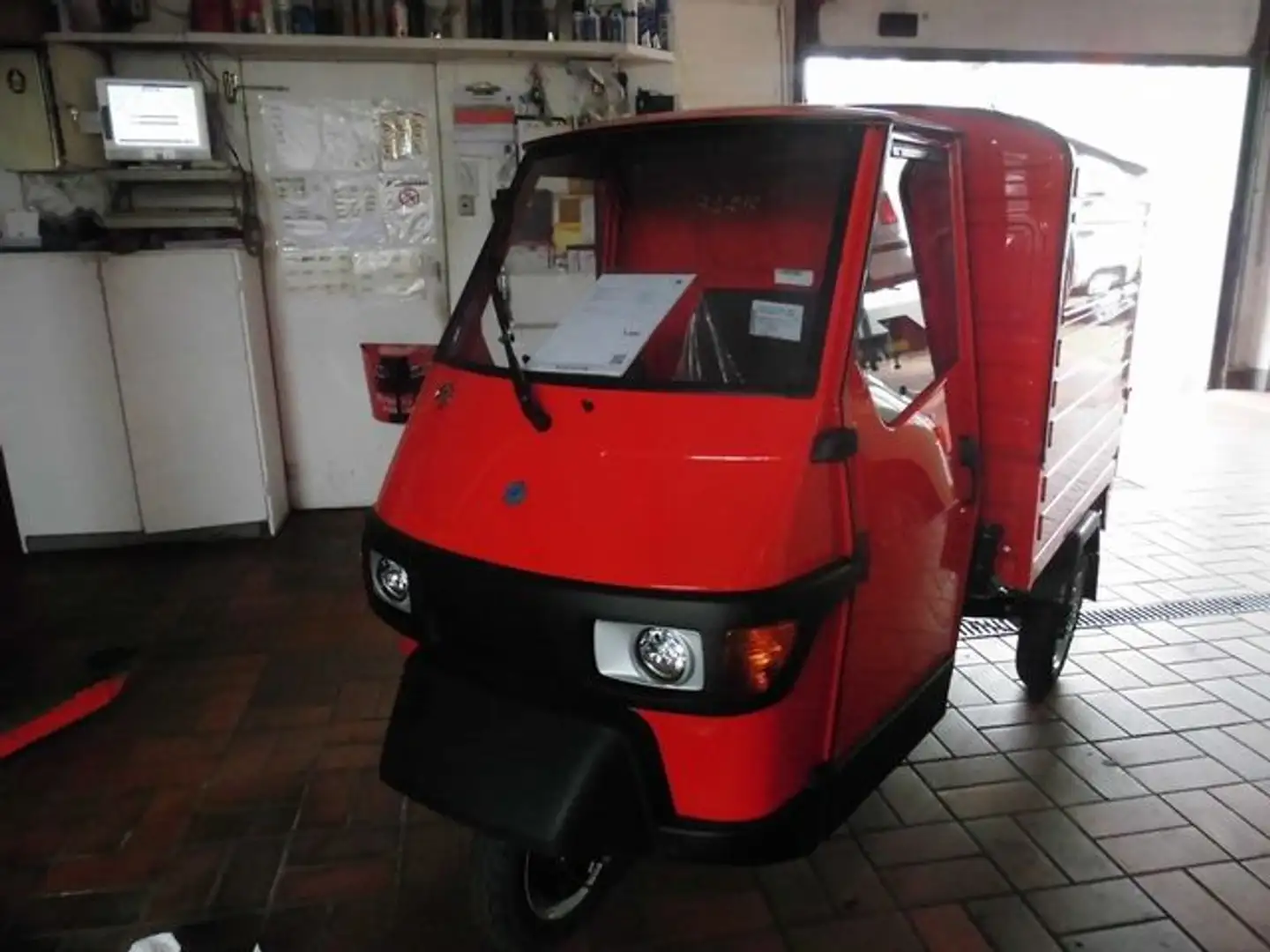 Piaggio Ape 5XVERFÜGBAR 2023 DROSSELUNG AUF 25KMH MÖGLI. Rot - 1