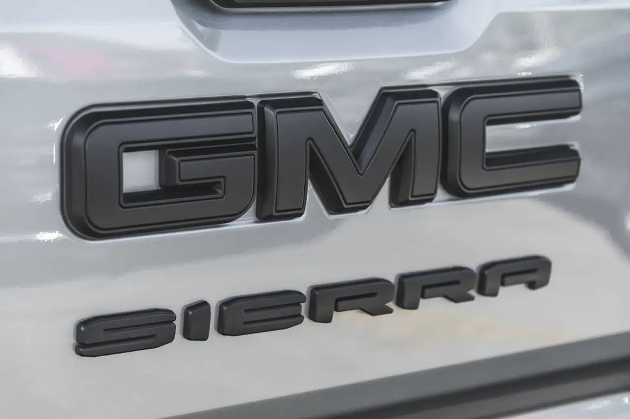 GMC Sierra 1500 снимка GMC Sierra 1500