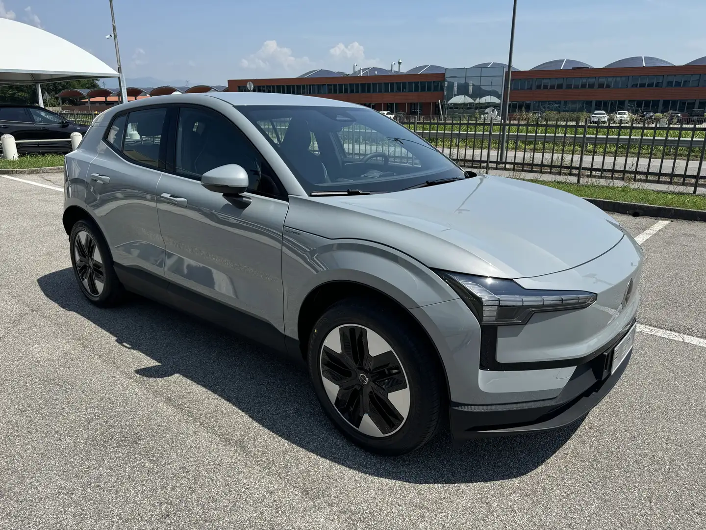 Volvo EX30 Single Motor Standard Range RWD Core - NUOVA Gris - 2