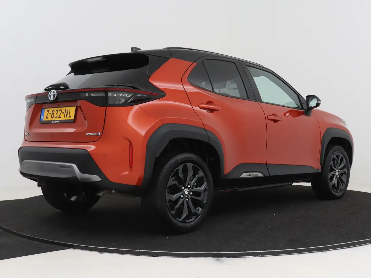 Toyota Yaris Cross 1.5 Hybrid Explore Arancione - 2