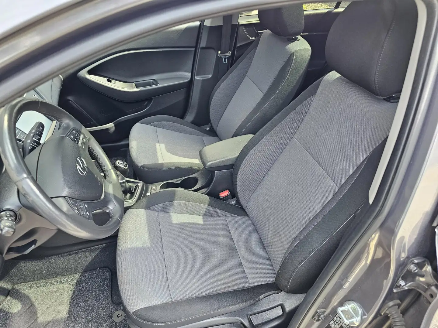 Hyundai i20 1.0 T-GDI Premium | Alle opties | Onderhouden | Gris - 2