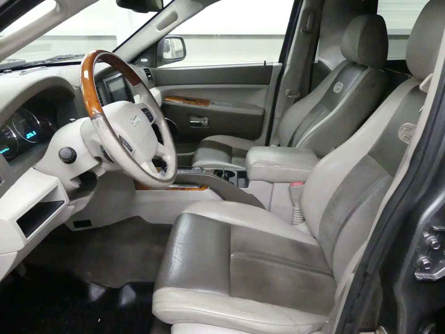 Jeep Grand Cherokee 3.0 CRD - Automaat - Grijs Kenteken Grijs - 2