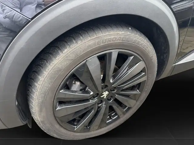 Peugeot 5008 view 5