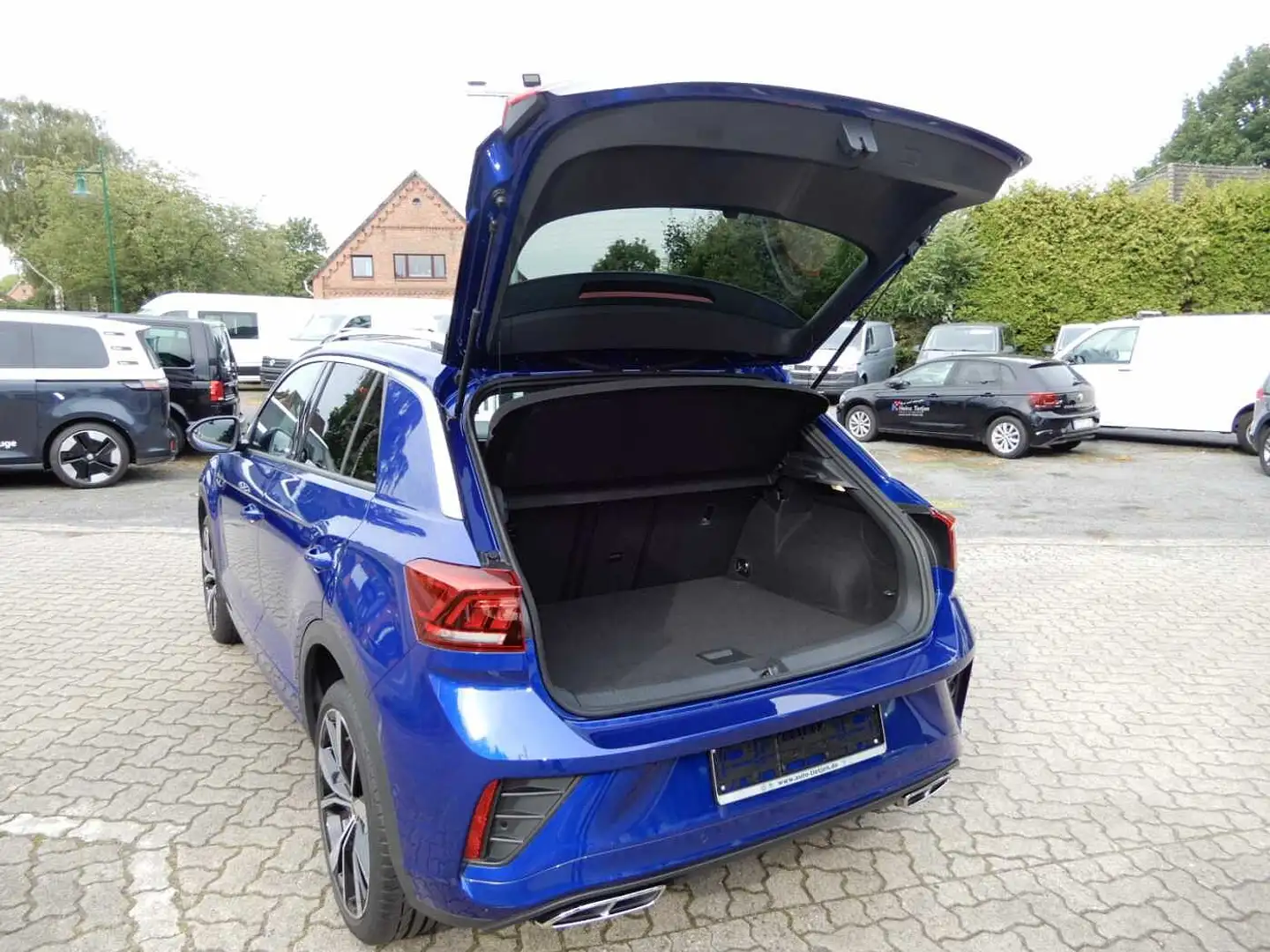 Volkswagen T-Roc 2.0 TSI OPF 4MOTION DSG R-Line Blau - 2