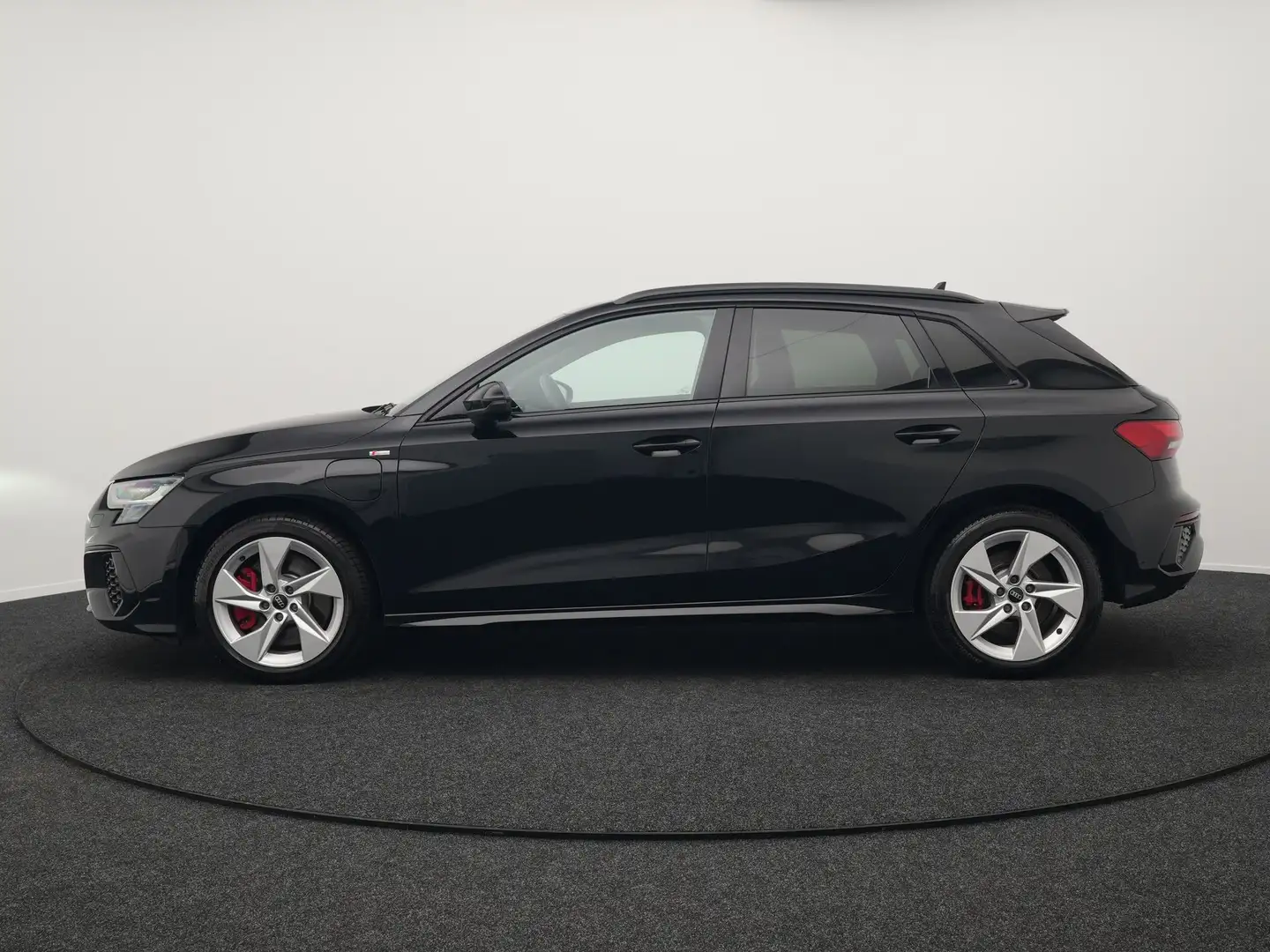 Audi A3 Sportback 45 TFSI e S edition Competition Plug In Negro - 2