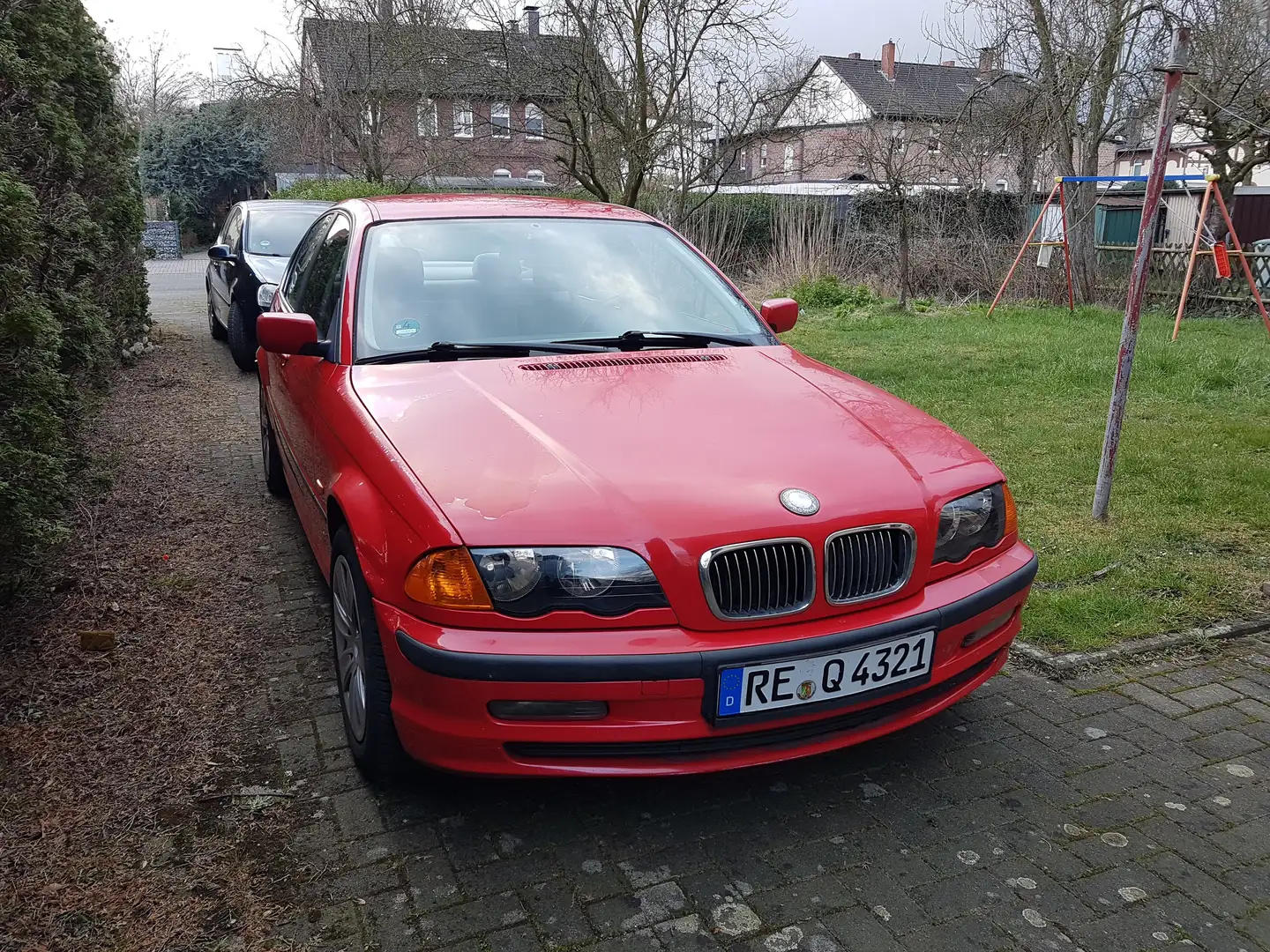 BMW 320 320i Rot - 2
