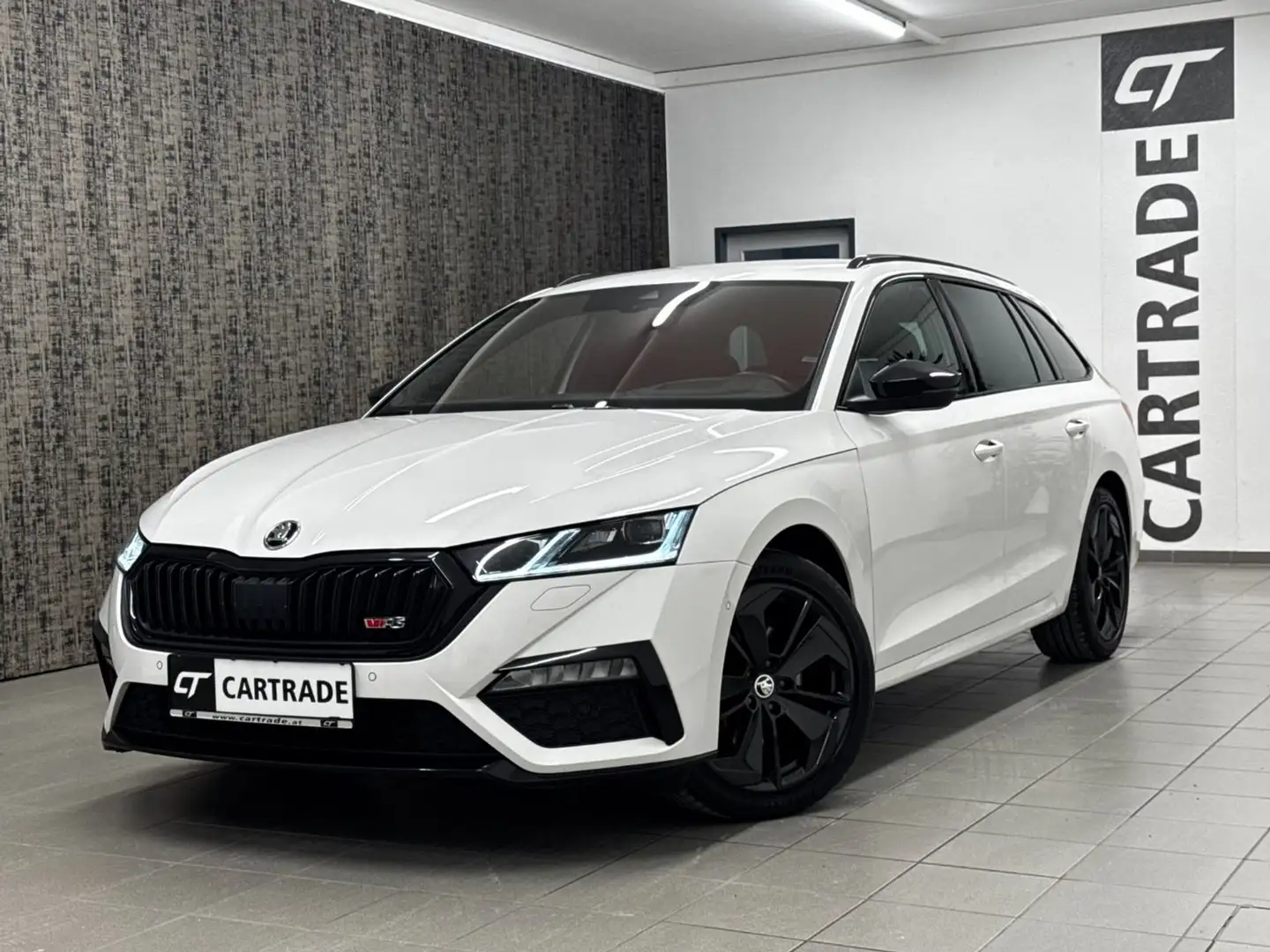 Skoda Octavia Combi 2,0 TDI RS DSG Weiß - 1