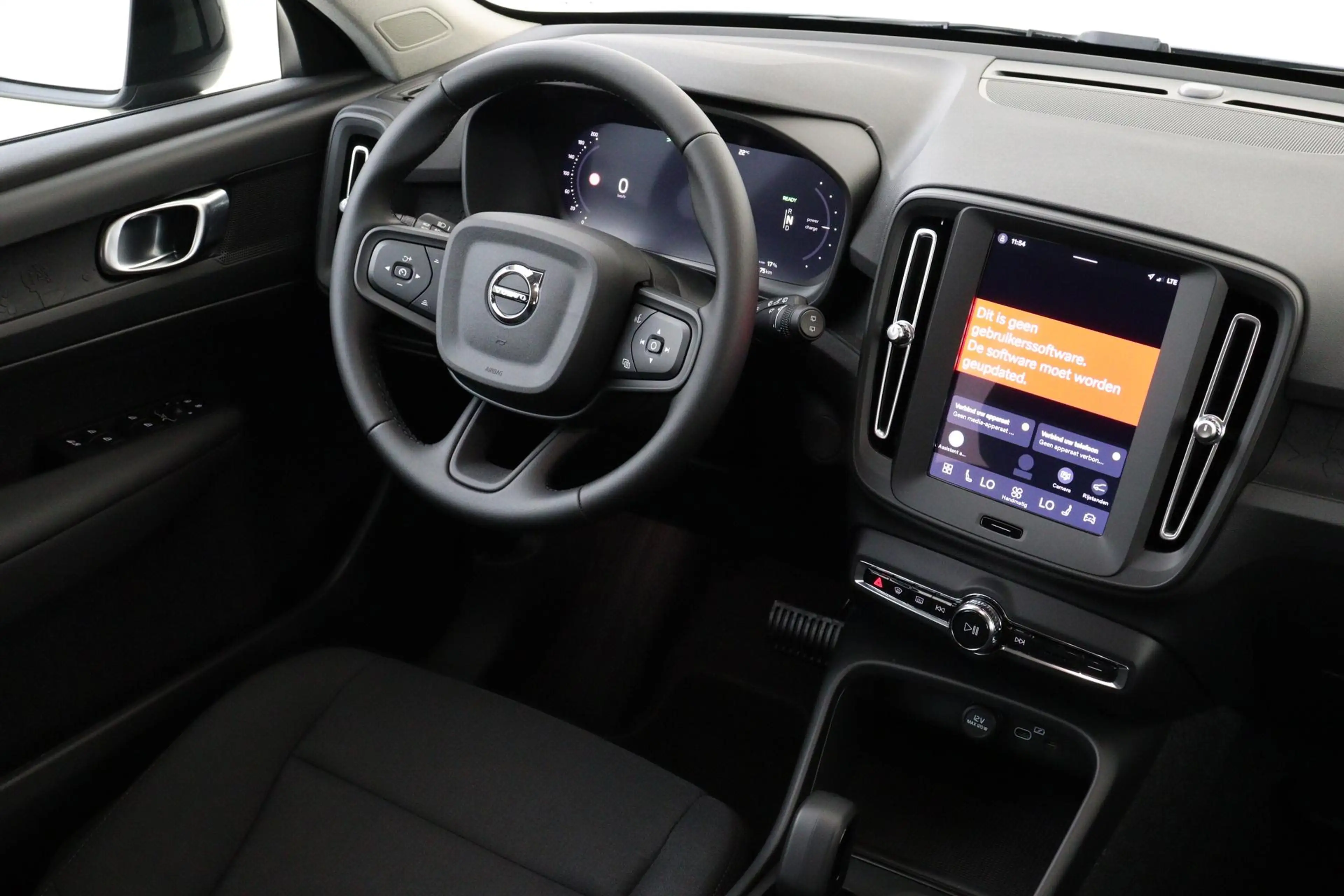 Volvo EX40 SINGLE MOTOR ESSENTIAL 70 kWh -CAMERA|CRUISE|METAL — photo 6
