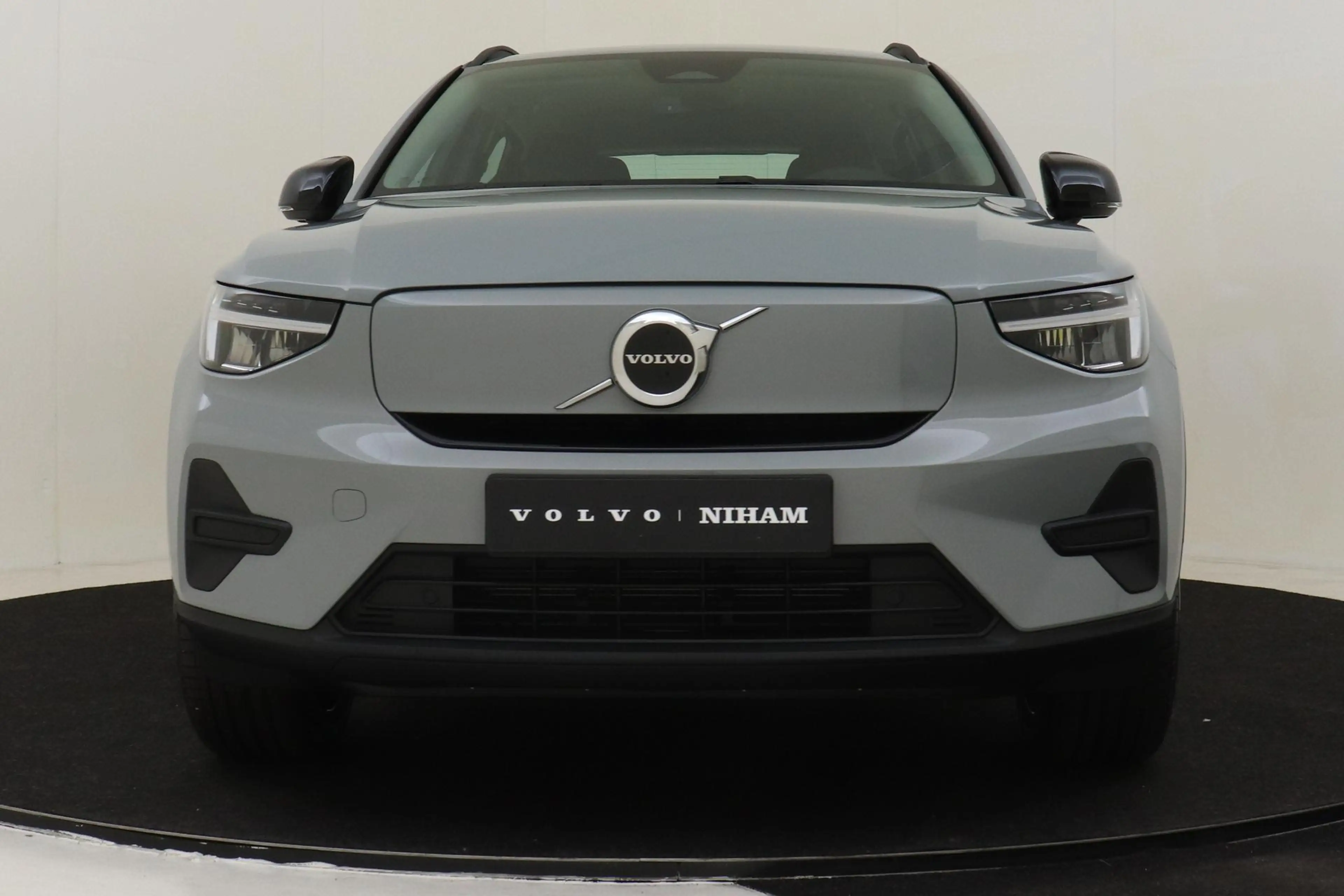 Volvo EX40 SINGLE MOTOR ESSENTIAL 70 kWh -CAMERA|CRUISE|METAL — photo 9