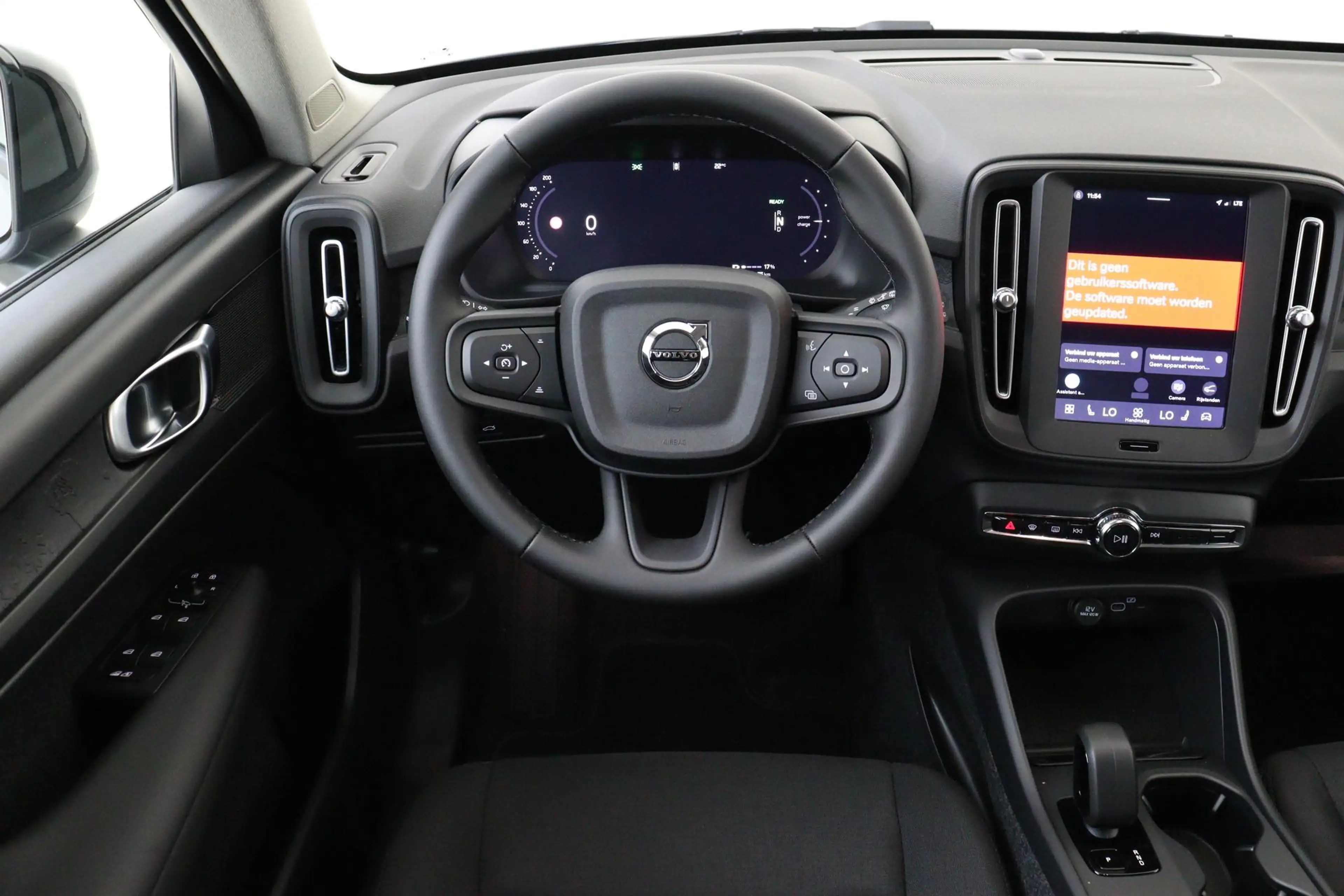Volvo EX40 SINGLE MOTOR ESSENTIAL 70 kWh -CAMERA|CRUISE|METAL — photo 2