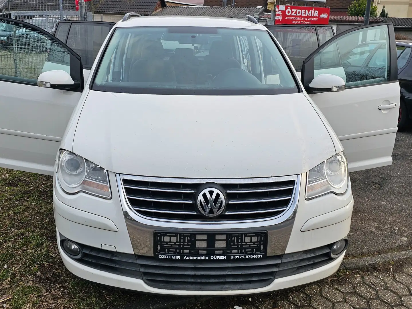 Volkswagen Touran 1.9 TDI DPF Highline BEIM VERKAUF TÜV NEU Weiß - 1