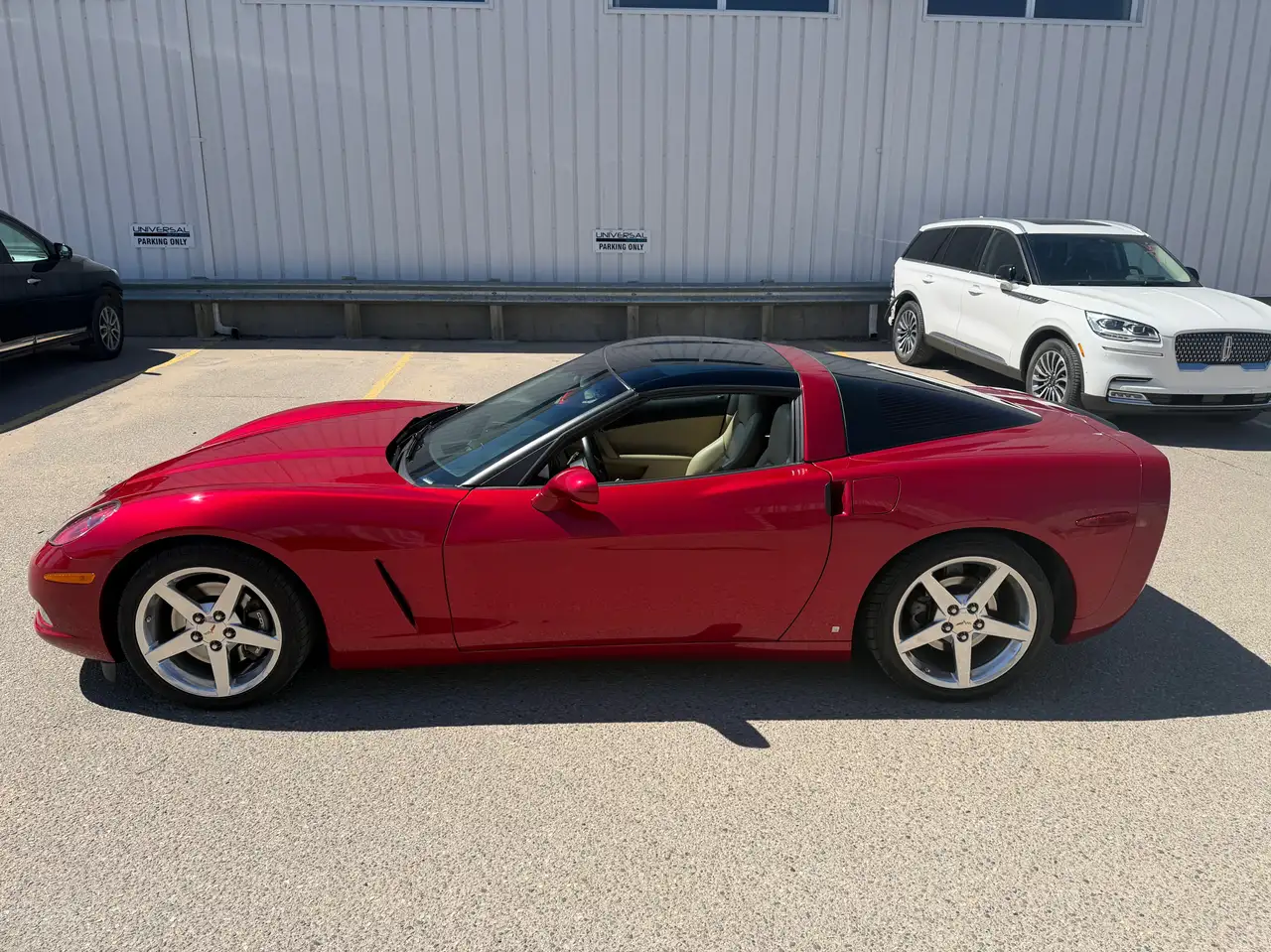 Chevrolet Corvette снимка Chevrolet Corvette