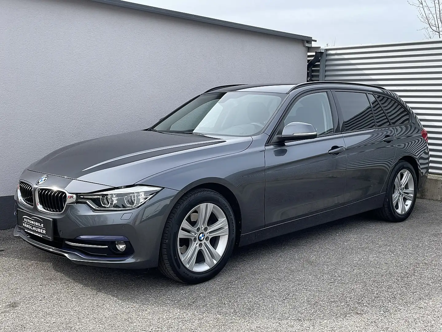 BMW 318 d Touring Sport Line LED/NAVI/SSV/17"/SH/HANDY/... Gris - 1