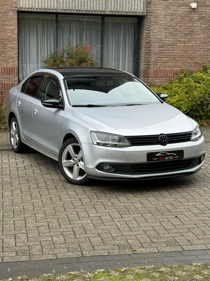 Volkswagen Jetta Volkswagen Jetta BlueMotion 1.2 TSI Essence Euro 5 Argent - 2