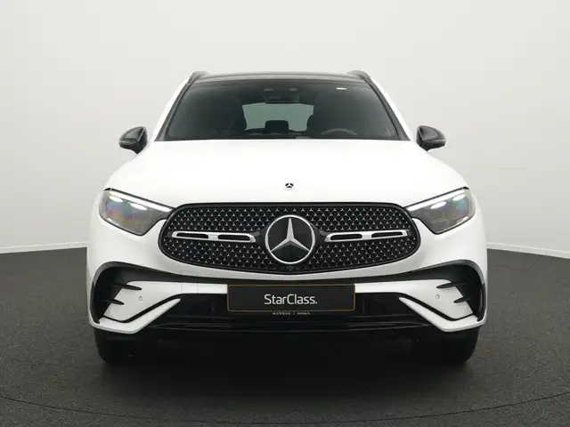 Mercedes-Benz GLC view 2