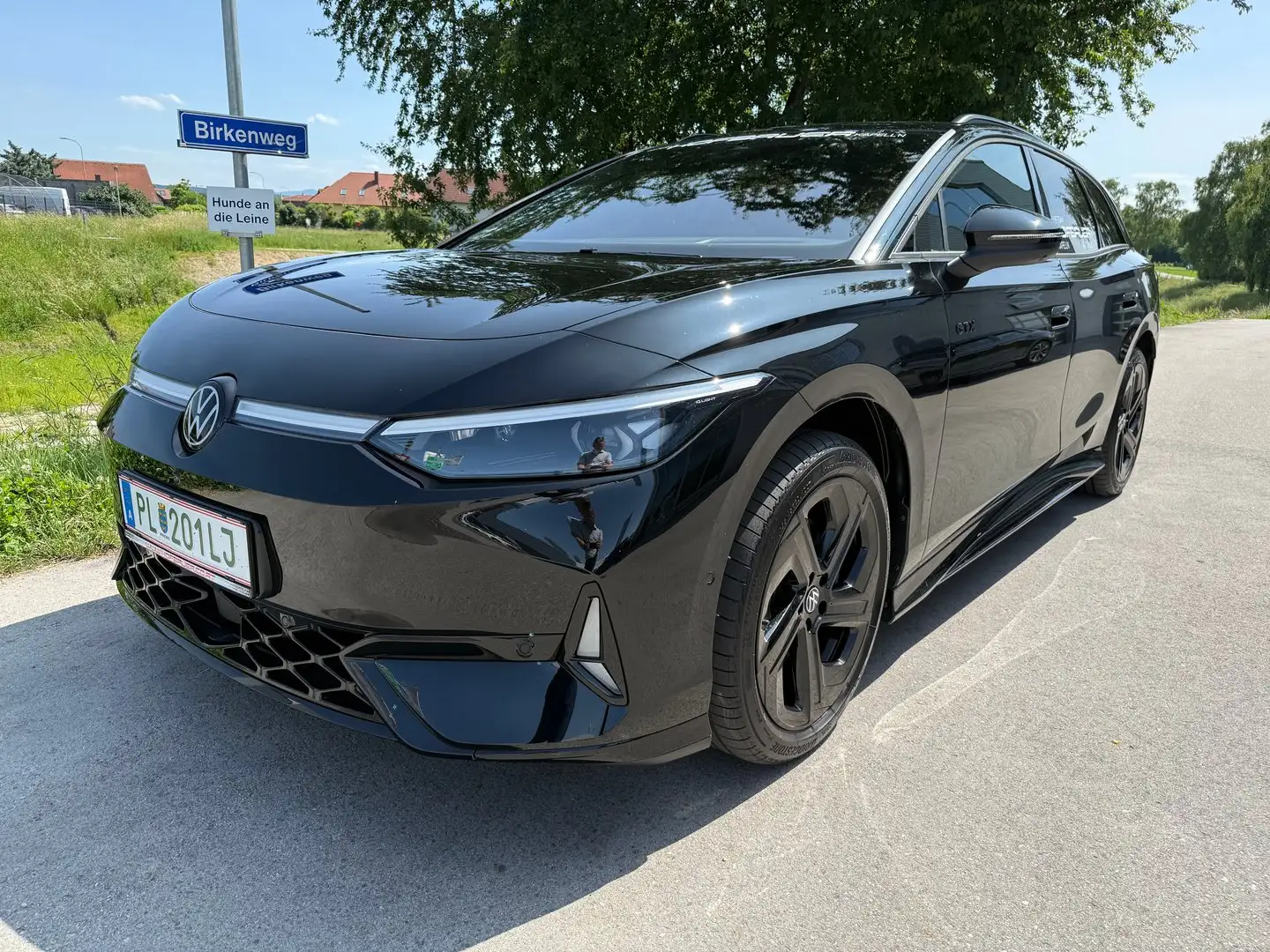 Volkswagen ID.7 Tourer GTX 4MOTION 250 kW Business Schwarz - 1