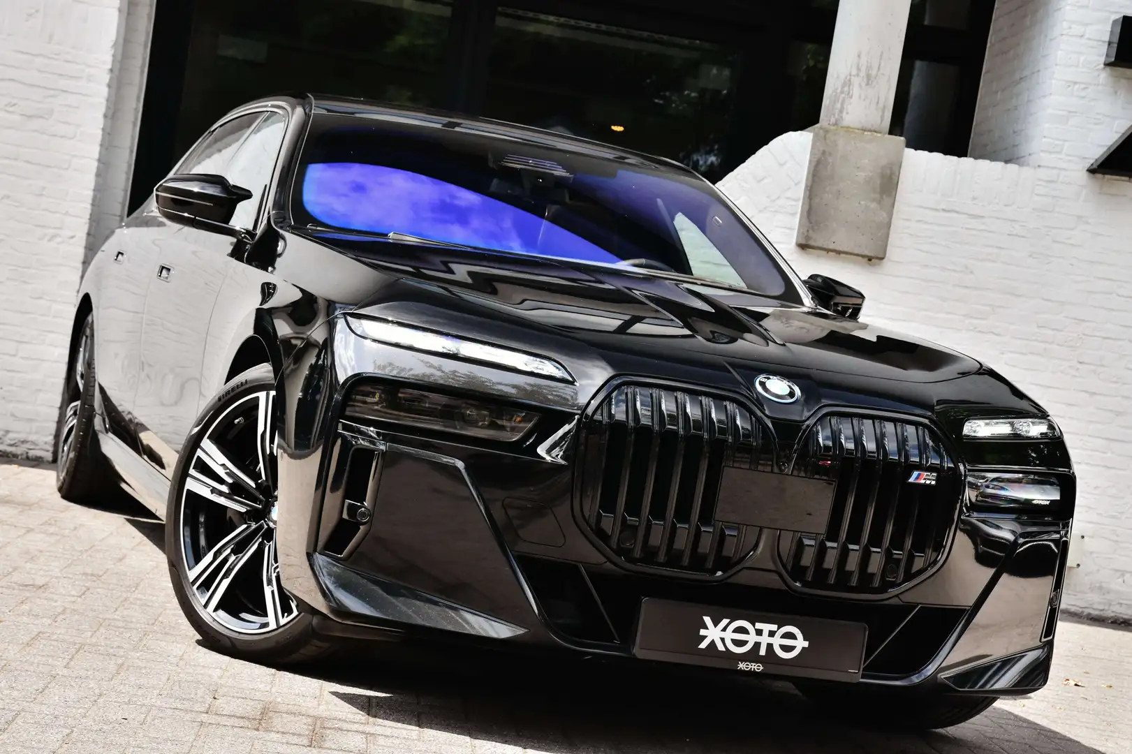 BMW 760 Me XDRIVE ** NP: € 176.724,04 / THEATRE SCREEN* Noir - 2
