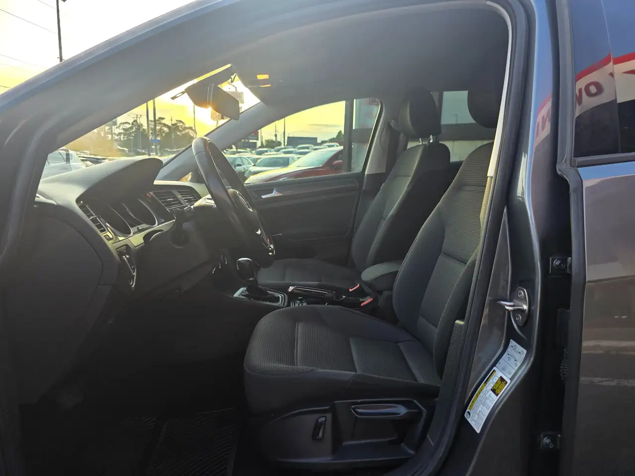 Volkswagen Golf photo Volkswagen Golf