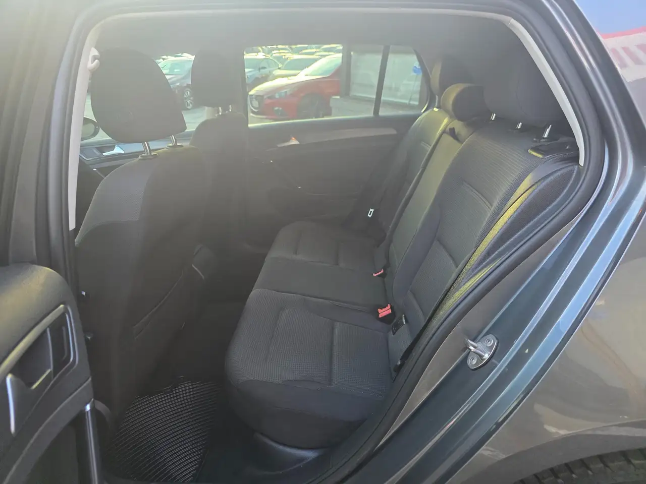 Volkswagen Golf photo Volkswagen Golf