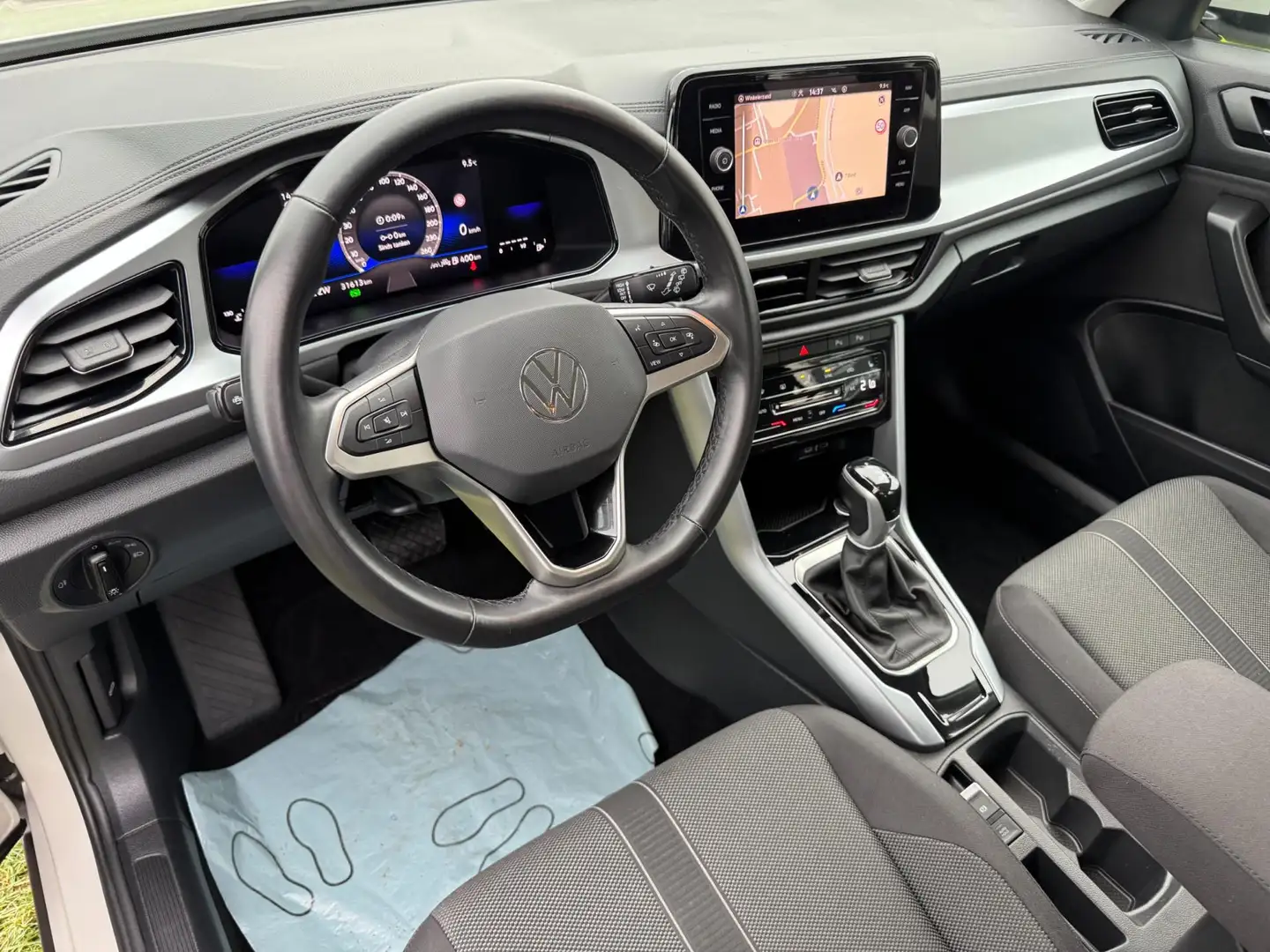 Volkswagen T-Roc 1.5 TSI Life Edition AUTOMAAT/NAVI/TREKHAAK Gris - 2