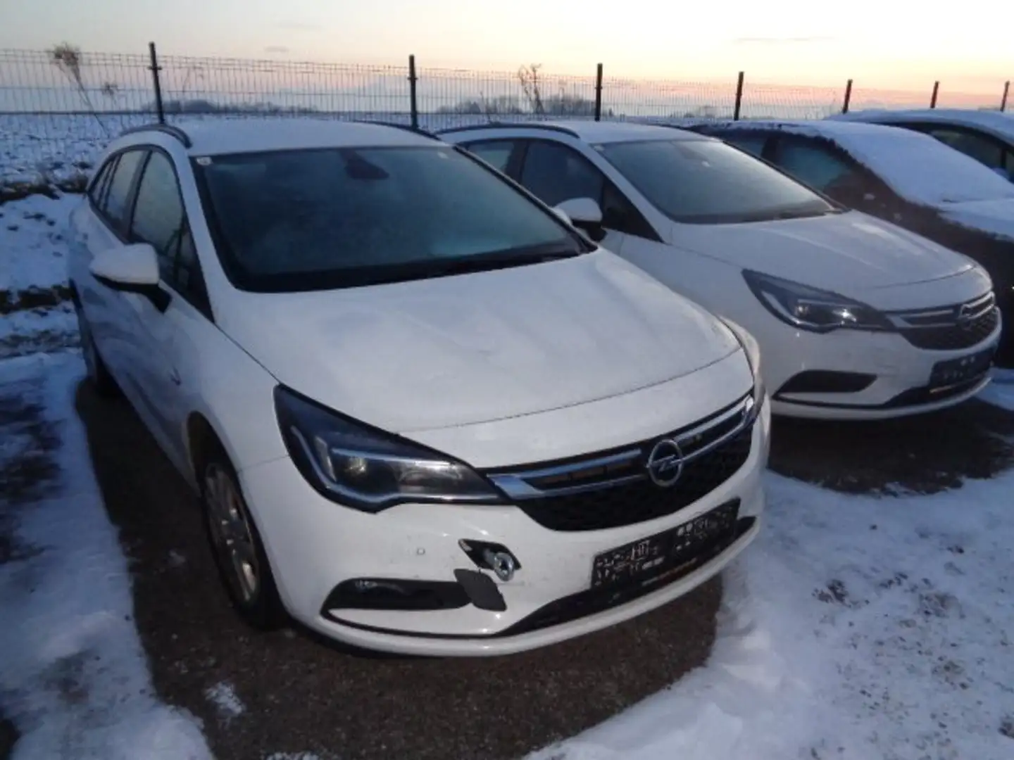 Opel Astra 1,6 CDTI Weiß - 2