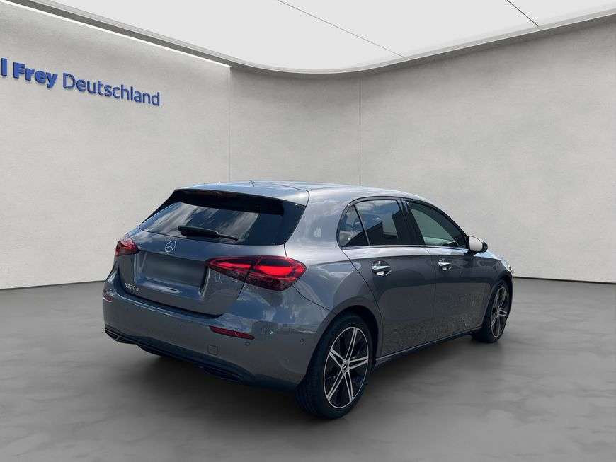 Mercedes-Benz A 220