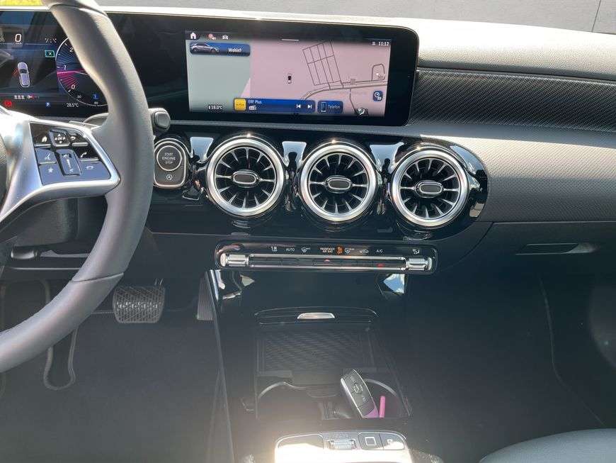 Mercedes-Benz A 220