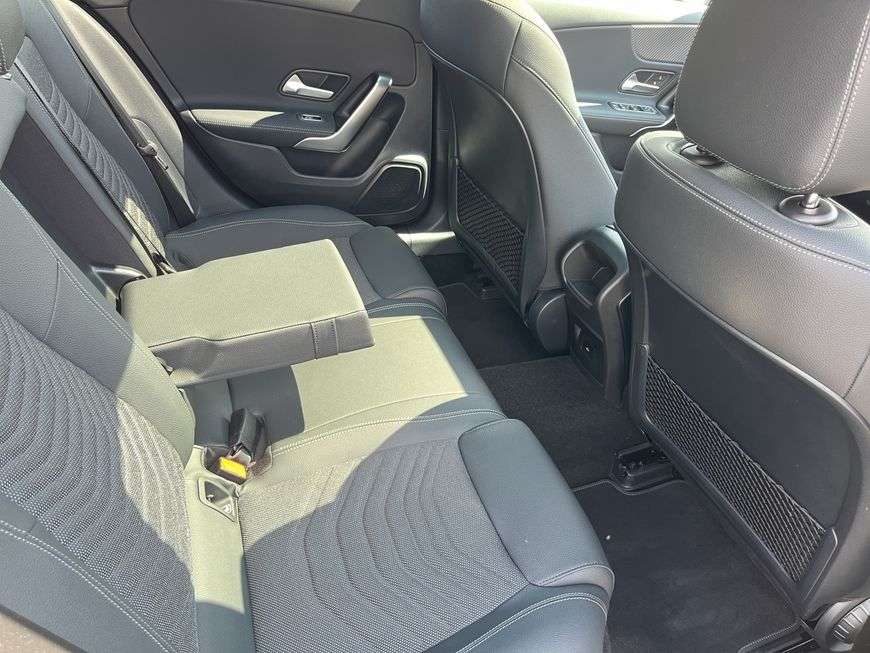 Mercedes-Benz A 220
