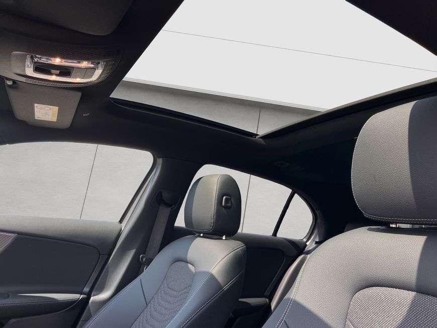 Mercedes-Benz A 220