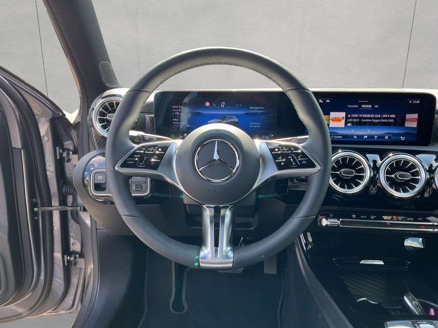 Mercedes-Benz A 220