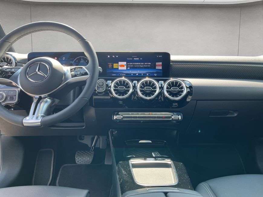 Mercedes-Benz A 220
