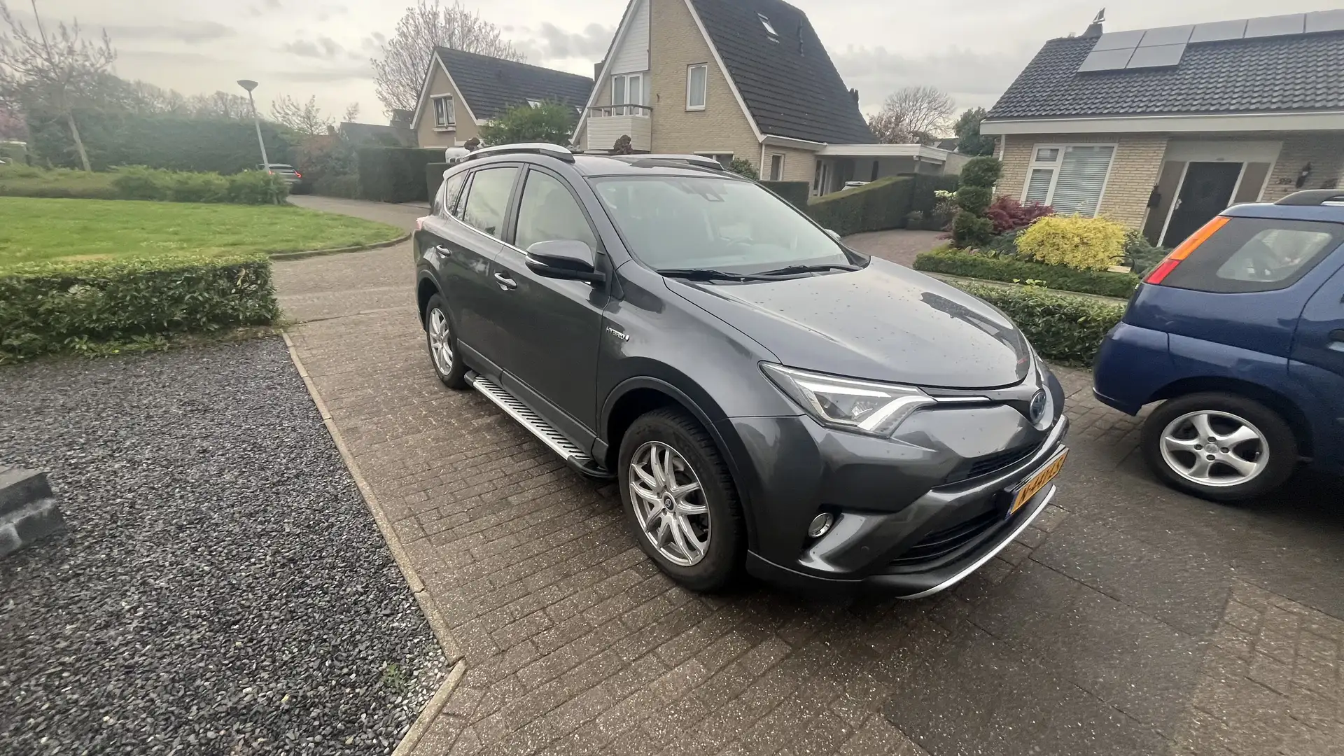 Toyota RAV 4 2.5 Hybrid Dynamic Grey - 2