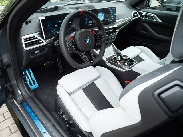 BMW M4 view 15