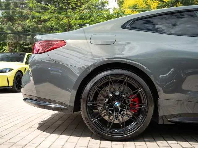 BMW M4 view 13