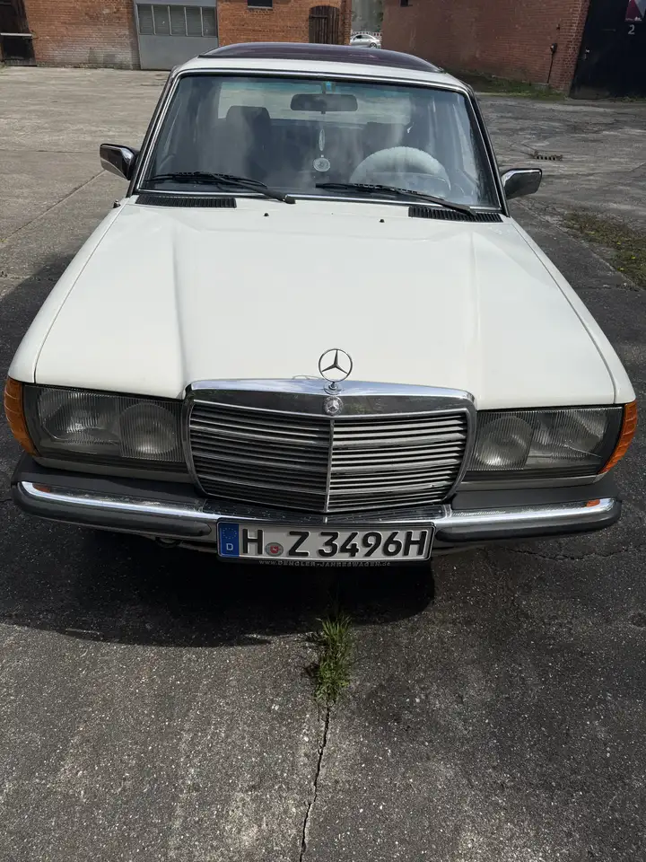 Mercedes-Benz Baureihe 123 230 E, foto 2