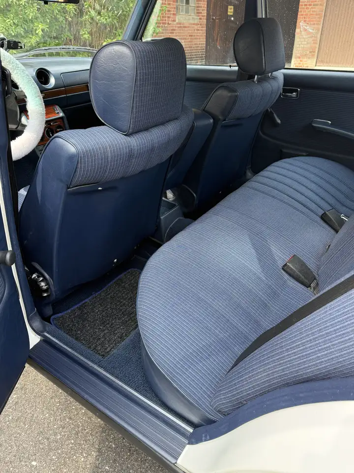 Mercedes-Benz Baureihe 123 230 E, foto 12