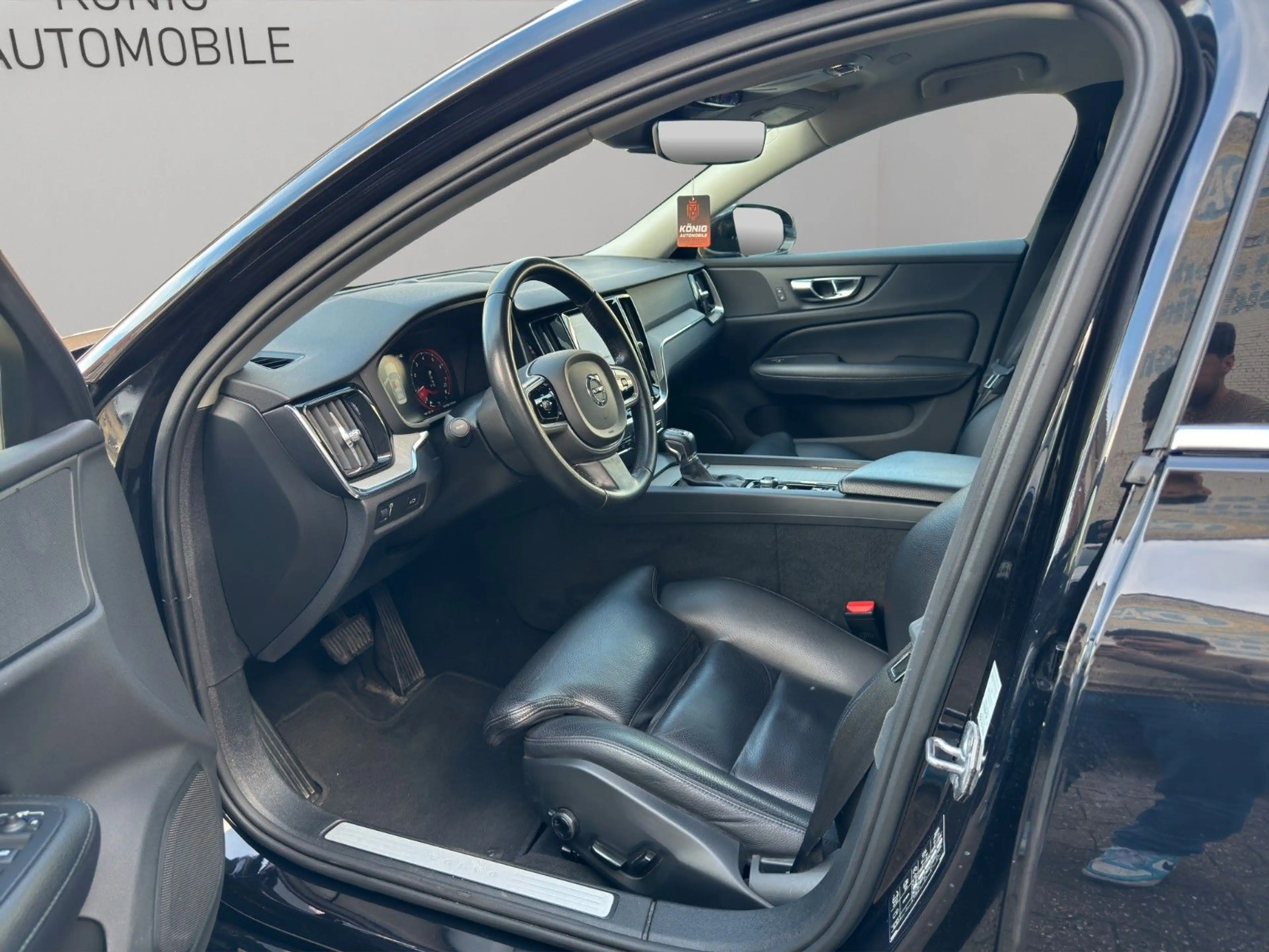 Volvo S60 Inscription/NAV/SHZ/SCHECKHEFT/LED/LM — photo 11